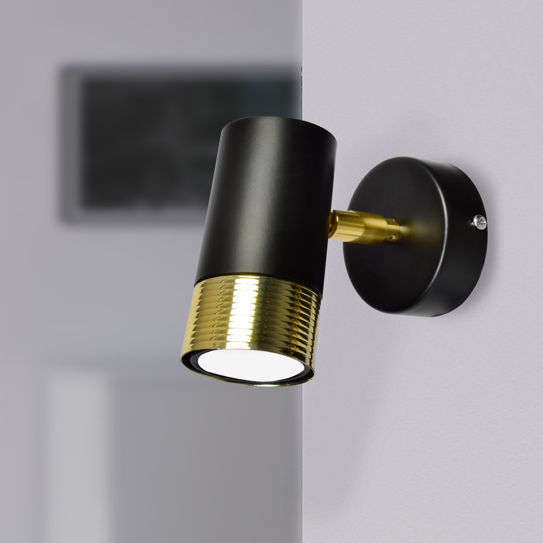 Aplica de perete cu spot directionabil design modern DANI negru, auriu, Candelabre si Lustre moderne elegante⭐ modele clasice de lux pentru living, bucatarie si dormitor.✅ DeSiGn actual Top 2020!❤️Promotii lampi❗ ➽ www.evalight.ro. Oferte corpuri de iluminat suspendate pt camere de interior (înalte), suspensii (lungi) de tip lustre si candelabre, pendule decorative stil modern, clasic, rustic, baroc, scandinav, retro sau vintage, aplicate pe perete sau de tavan, cu cristale, abajur din material textil, lemn, metal, sticla, bec Edison sau LED, ieftine de calitate deosebita la cel mai bun pret. a