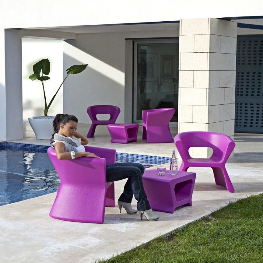 Scaun / Fotoliu de exterior / interior design modern premium PAL ARMCHAIR 51005 Vondom, Mobila si Decoratiuni interioare moderne de lux⭐ piese de mobilier modern cu stil exclusivist pentru casa❤️ colectii dormitor si living❗ Promotii la mobila si decoratiuni✅ Intra si vezi modele ✚ poze ✚ pret ➽ www.evalight.ro. ➽ sursa ta de inspiratie online❗ Idei si tendinte de design actual pentru amenajari premium Top❗ Mobila moderna unicat cu stil elegant contemporan ultra-modern, accesorii si oglinzi decorative de perete potrivite pentru interior si exterior. Cele mai noi si apreciate stiluri la mobila si mobilier cu design original: stil industrial style, retro, vintage (boem, veche, reconditionata, realizata manual (noua nu second hand), handmade, sculptata, scandinav (nordic), clasic (baroc, glamour, romantic, art deco, boho, shabby chic, feng shui), rustic (traditional), urban minimalist. Alege cele mai frumoase si rafinate articole si obiecte decorative deosebite, textile si tesaturi scumpe, vezi seturi de mobilier modular pe colt pt spatii mici si mari, cu picioare din metal combinat cu lemn masiv, placata cu oglinda si sticla, MDF lucios de culoare alba. ✅Amenajari interioare | Living | Dormitor | Hol | Baie | Bucatarie | Sufragerie | Camera de zi / Tineret / Copii | Birou | Balcon | Terasa si Gradina |  ✅Cumpara produse design la comanda sau din stoc, oferte si reduceri speciale cu vanzare rapida din magazine la cele mai bune preturi. Te aşteptăm sa admiri calitatea superioara a produselor noastre live în showroom-urile noastre din Bucuresti si Timisoara❗  a