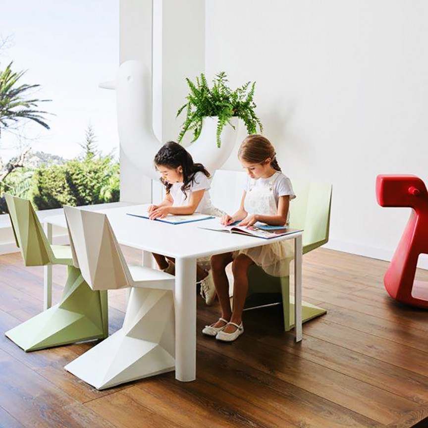 Set de 4 Scaune copii ultra-moderne de exterior / interior design premium VOXEL MINI CHAIR 51036 Vondom, Mobilier decorativ, modern⭐ decoratiuni interioare de lux cu design Vintage & Retro pentru living si dormitor.❤️Promotii mobila clasica, scandinava, nordica, minimalista, rustica❗ ➽ www.evalight.ro.  a