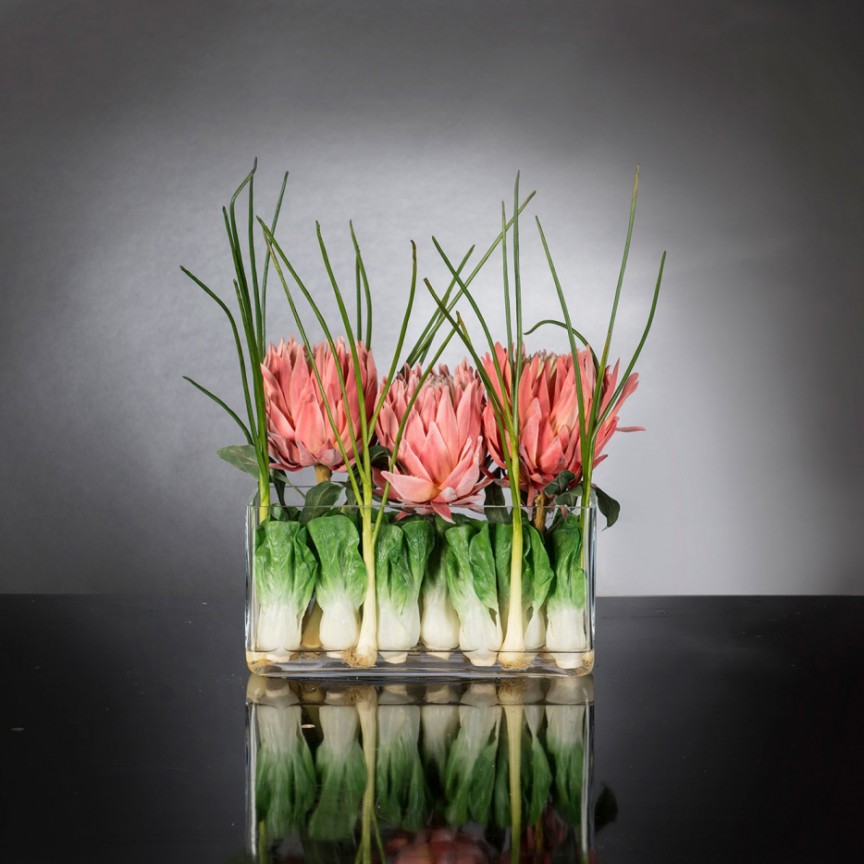 Aranjament floral decor festiv design LUX RECTANGULAR VASE PROTEA, Aranjamente florale de lux, plante decorative & flori artificiale in ghiveci⭐ modele design modern ornamental natural pentru decor casa❗ ➽ www.evalight.ro. a