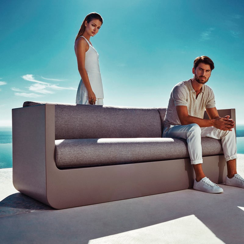 Canapea lounge de exterior / interior design modern premium ULM, Mobilier terasa si gradina modern pentru decor exterior⭐ mobila ultra-moderna de relaxare✅ design de lux actual premium, trend 2023❗ Set-uri de mobila din ratan, lemn, poliratan, plastic, rachita, metal, fier forjat, modele vintage, rustic.❤️Promotii mobilier terasa si gradina❗ Intra si vezi modele unicat ✚ poze ✚ pret ➽ www.evalight.ro. ➽ sursa ta de inspiratie online❗ Colectii de mobilier rezistent si confortabil pentru amenajari interioare si exterioare cu design original: mese, banci, baldachine, balansoare, canapele, scaune, fotolii, masute de cafea, bar inalte, pt amenajari balcon, terase restaurant, bar, terasa, hotel, mobila showroom, intra ➽vezi oferte si reduceri cu vanzare rapida din stoc, ieftine si de calitate deosebita la cel mai bun pret. intra ➽vezi oferte si reduceri cu vanzare rapida din stoc, ieftine si de calitate deosebita la cel mai bun pret.

 a