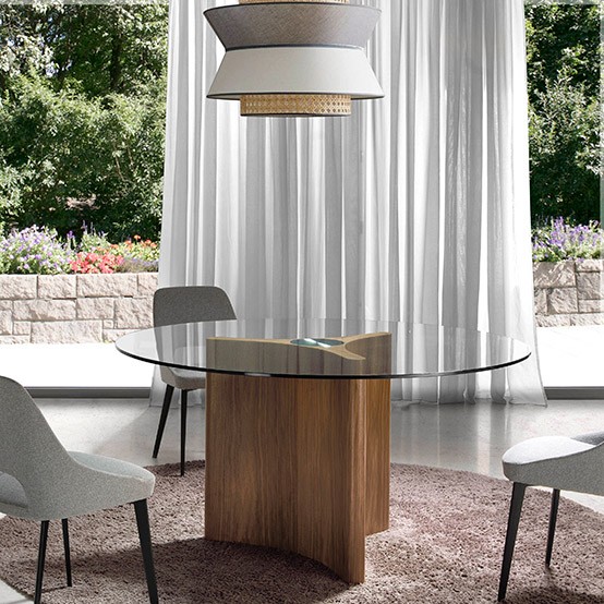 Masa rotunda eleganta design LUX Walnut Veneered 150cm, Mobila si Decoratiuni interioare moderne de lux⭐ piese de mobilier modern cu stil exclusivist pentru casa❤️ colectii dormitor si living❗ Promotii la mobila si decoratiuni✅ Intra si vezi modele ✚ poze ✚ pret ➽ www.evalight.ro. ➽ sursa ta de inspiratie online❗ Idei si tendinte de design actual pentru amenajari premium Top❗ Mobila moderna unicat cu stil elegant contemporan ultra-modern, accesorii si oglinzi decorative de perete potrivite pentru interior si exterior. Cele mai noi si apreciate stiluri la mobila si mobilier cu design original: stil industrial style, retro, vintage (boem, veche, reconditionata, realizata manual (noua nu second hand), handmade, sculptata, scandinav (nordic), clasic (baroc, glamour, romantic, art deco, boho, shabby chic, feng shui), rustic (traditional), urban minimalist. Alege cele mai frumoase si rafinate articole si obiecte decorative deosebite, textile si tesaturi scumpe, vezi seturi de mobilier modular pe colt pt spatii mici si mari, cu picioare din metal combinat cu lemn masiv, placata cu oglinda si sticla, MDF lucios de culoare alba. ✅Amenajari interioare | Living | Dormitor | Hol | Baie | Bucatarie | Sufragerie | Camera de zi / Tineret / Copii | Birou | Balcon | Terasa si Gradina |  ✅Cumpara produse design la comanda sau din stoc, oferte si reduceri speciale cu vanzare rapida din magazine la cele mai bune preturi. Te aşteptăm sa admiri calitatea superioara a produselor noastre live în showroom-urile noastre din Bucuresti si Timisoara❗  a